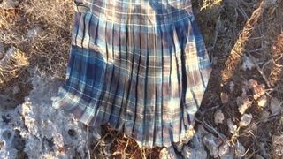 Kencing pada skirt Tartan biru 2