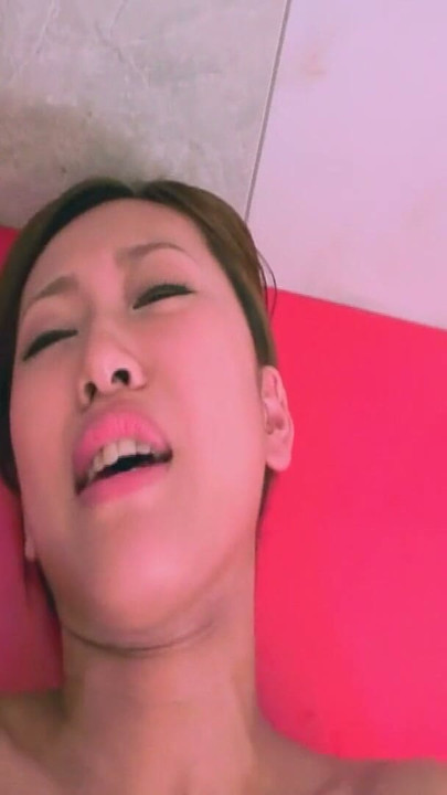 Japanese Screaming cheating Wife got a Creampie from a Stranger | Clip 2