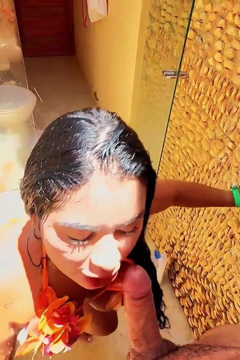 We Shared a Shower with a Beautiful Influencer on the Beaches of San Andres Colombia, Amateur Porn Without a Condom