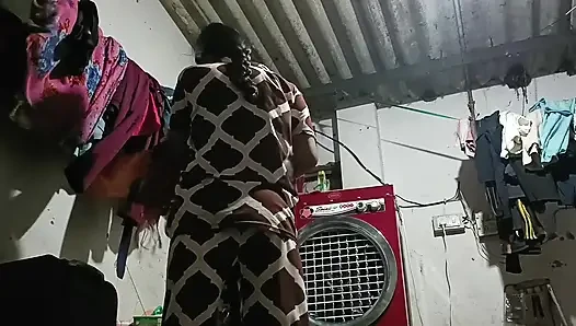 Несмотря на то, что муж в комнате, в конце концов шурину покажут обоим в комнате.
