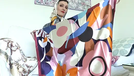 Parlak saten eşarplarım seni azdıracak! Lady Victoria Valente