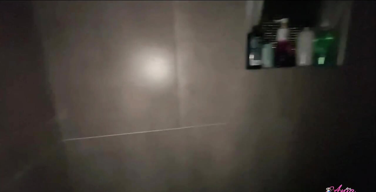 Heißer blowjob in der dusche
