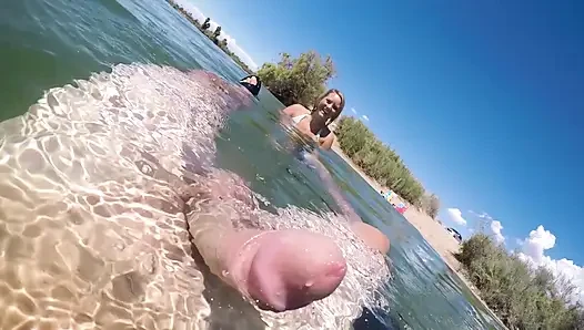 Plaj günü evli kadın iki kez yarak emiyor