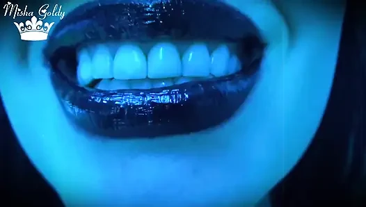 Hochglänzende schwarze lippen
