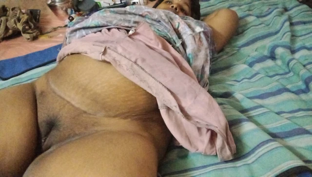 I saw my wife spread the wound and he rubbed his finger and washed it away