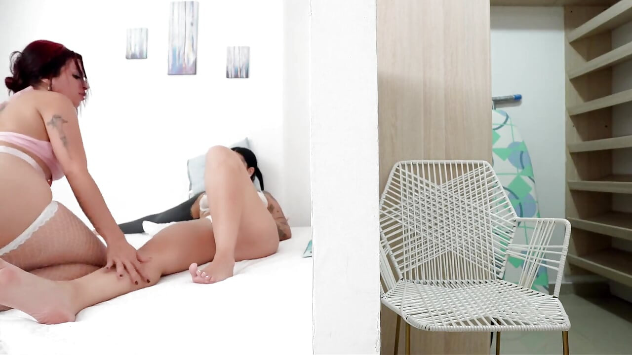 I Was Discovered by My Best Friend Her Stepsister, Lesbian Sex