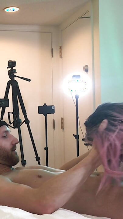 Gotik kadın kılıklı jade madison gırtlağına kadar yarak alıyor - derleme 6