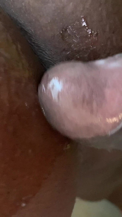 她知道如何勾引你的鸡巴, 让你的鸡巴很难被好好地操, 直到你快乐地尖叫