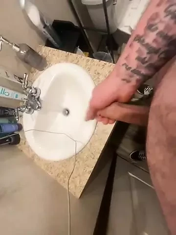 Jerkin in the bathroom