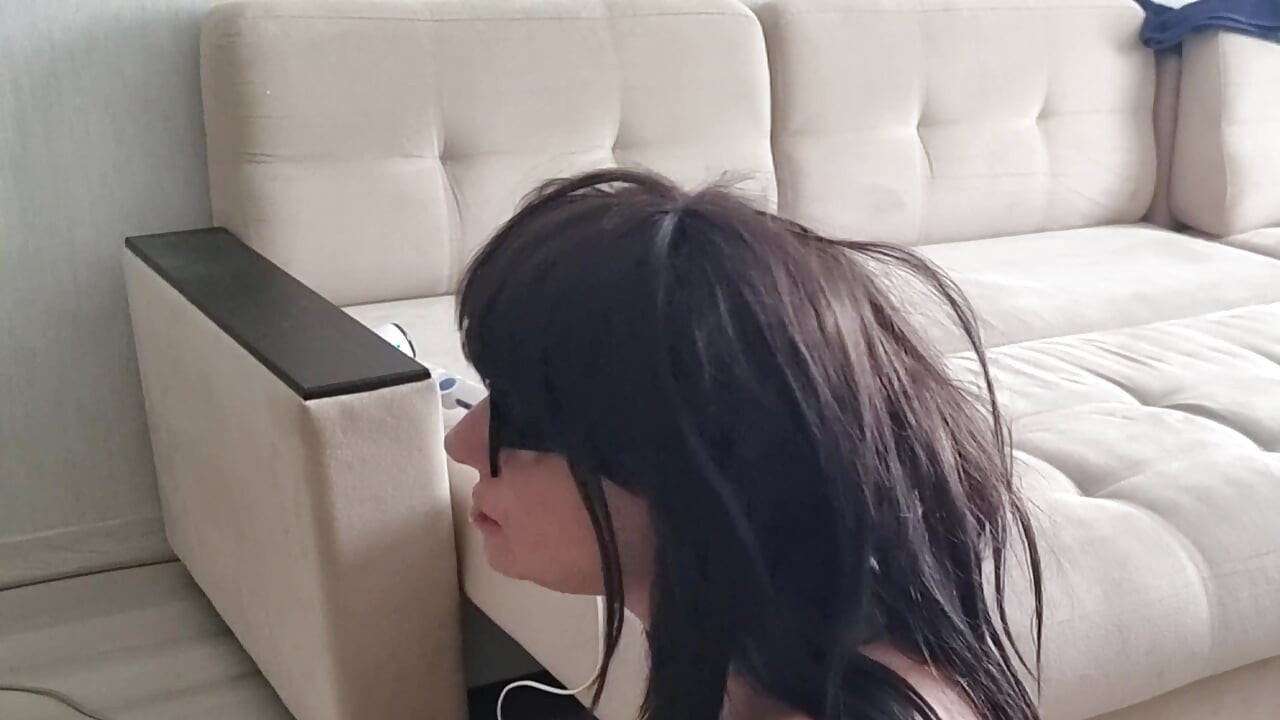 Novo trio bissexual MMF. Esposa convida escravo bissexual para seu marido Parte 2. Ep 31603