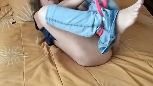 Stepmother didn't resist anymore, she asks her stepson to jerk off to her watching her masturbate and cum on her ass