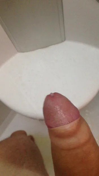 Trying to cum without hands in shower