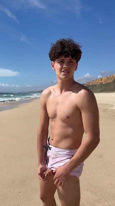Twink Beach Mastürbasyon Yapıyor
