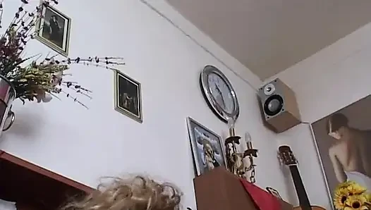 Любительское видео шлюховатых лесбо-девушек и их грязных игр крупным планом