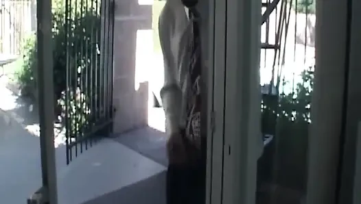 Reife MILF nimmt hardcore mit zwei dicken schwänzen
