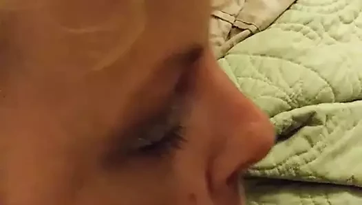 Blondemary skucking cock