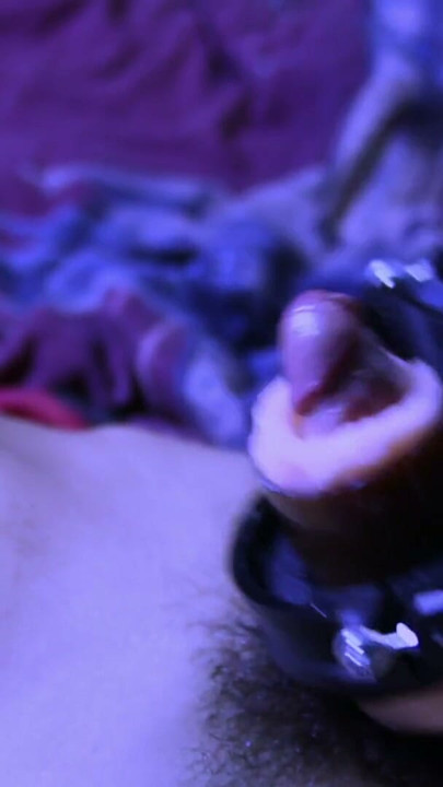 A masturbação automática bdsm mais longa do mundo para um orgasmo suculento | Clipe 2