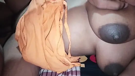 Köy Sıcak ve Seksi Video. Bence Big Boobs çok ateşli.