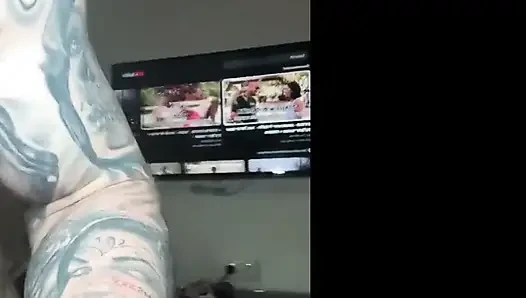 Tante semok bertato dientot habis-habisan sama banyak kontol sampai dicrot di muka
