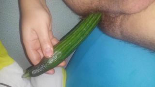 Kıçımda büyük ve uzun salatalık