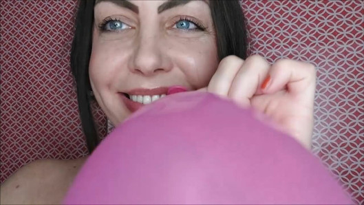 Ballonfetisj en masturbatievideo