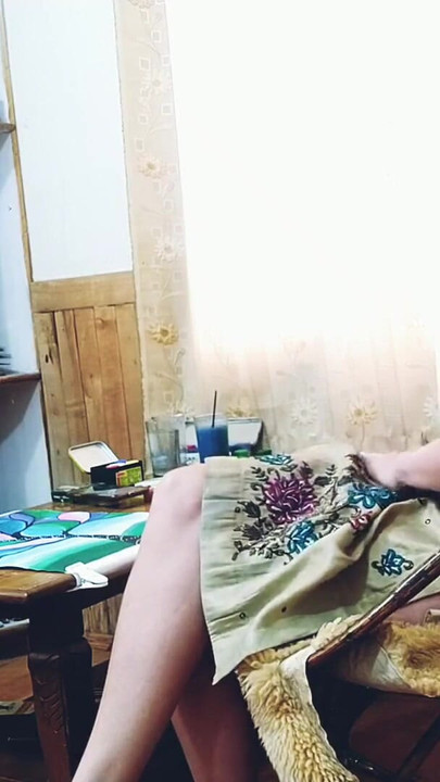 Kultni trenutak iz "Vruća MILF pokazuje duge noge i očekuje napojnice".