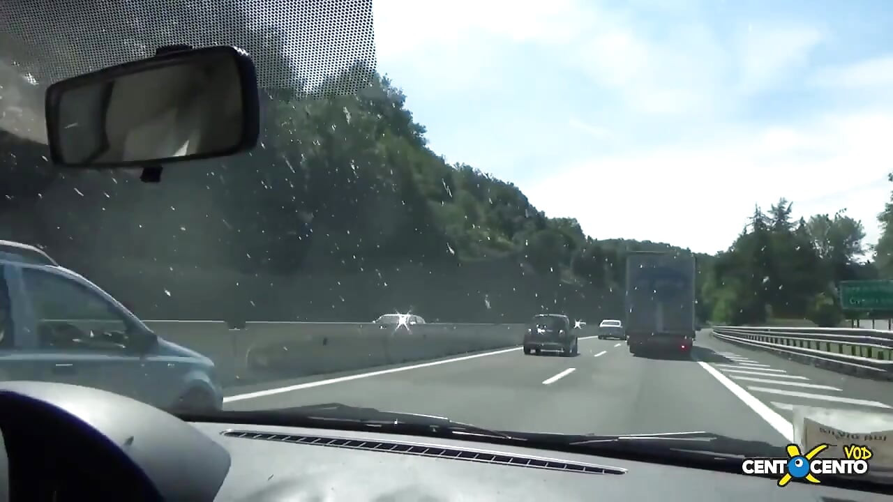 Cine vine să se joace cu mine?