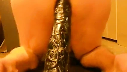 Yakın çekim dildo sikişi