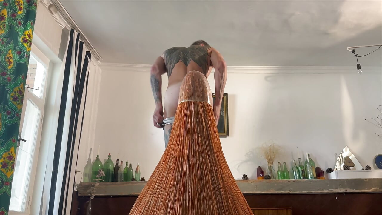 The courier roughly fucks the recipient and cums in his hole.