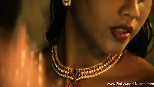 Pencarian Sensual Si Penari Bharat Natyam