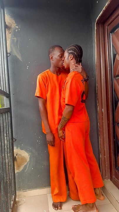 This Two Prisoners Couldn't Stop Kissing Their Self