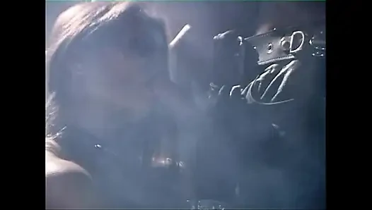 Kıllı amcıklı büyük memeli sürtüklerle klasik esaret fantezi grup seks partisi sikiliyor