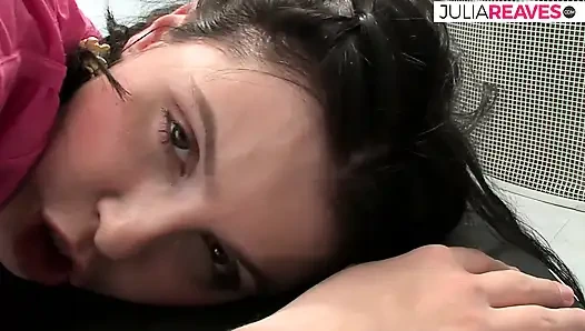 Cewek nakal di-fingering dan dientot sampai dicrot di mulut