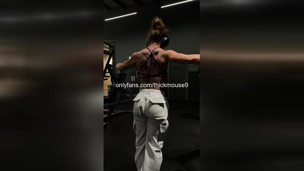 Naughty Teen’s Pussy Slip During Instagram Live Dance