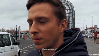 Чешская жопа трахается в жопу в любительском видео от первого лица