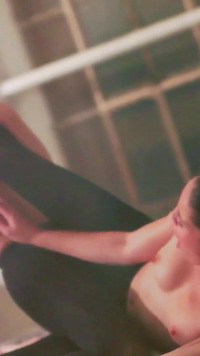 Dvije mlade lezbijke ostale su nakon tečaja plesa | Isječak 1