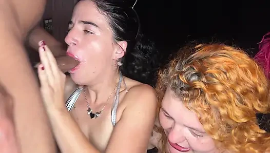 Dampf nach Halloween wird zu einem dreier - Cliff Media Productions