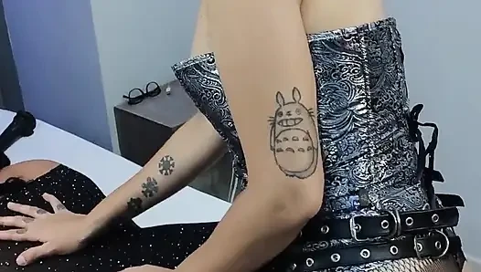 Pegging Koca Sissy Uzun Dildo ile Oynadığımız Tam Video