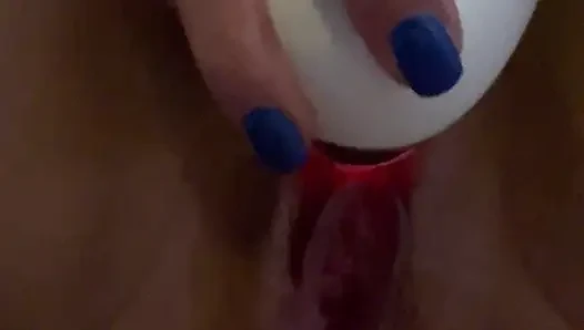 MILF squirts in a big stream because the plug in her ass is pressing
