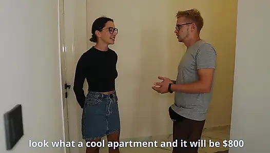 Suami nonton istrinya dientot sama realtor untuk bayar diskon!
