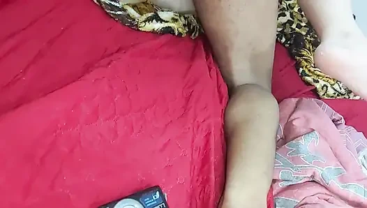 Ateşli boşalana kadar büyük zenci yarağının yarağına biniyor