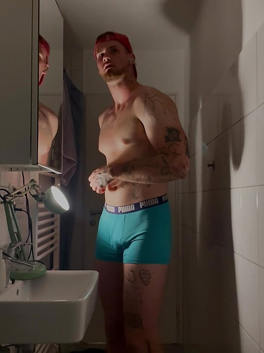 German muscle guy and his small dick