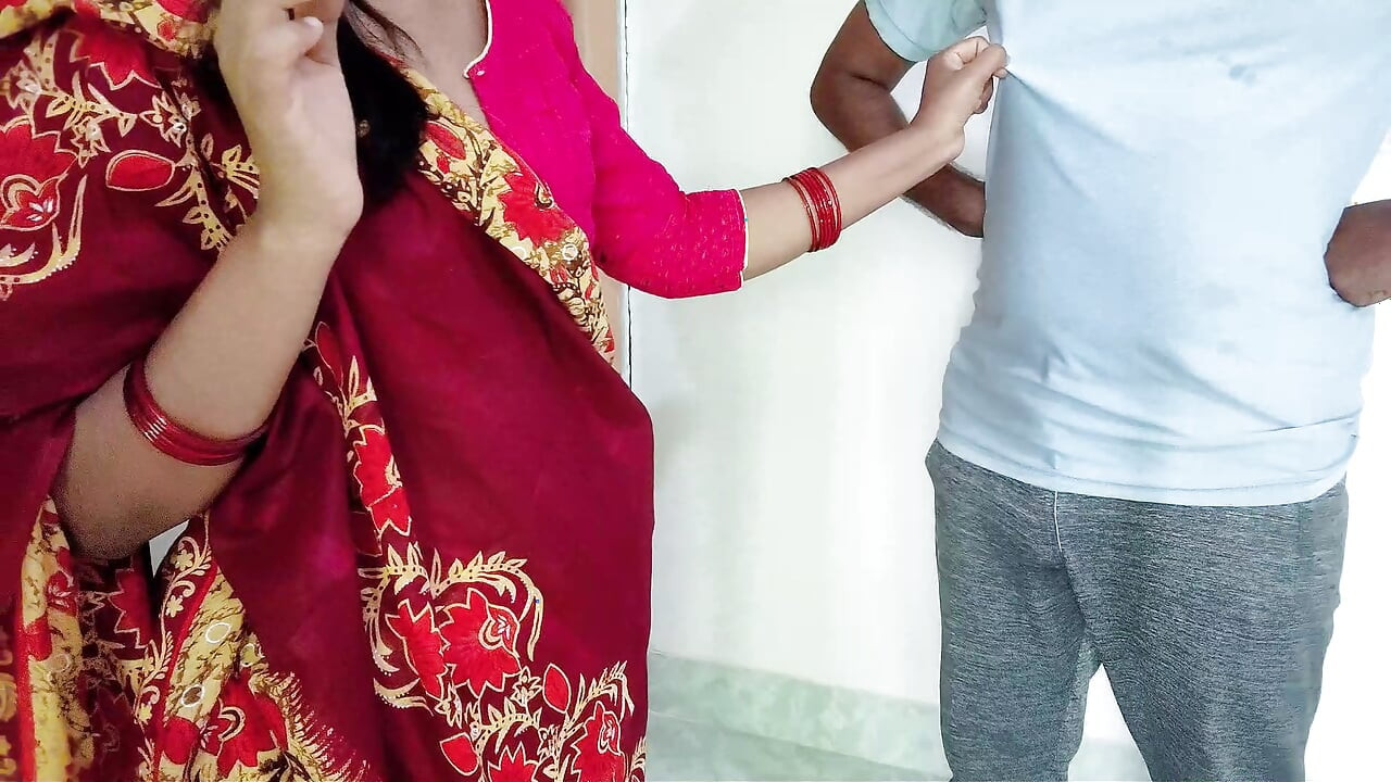 Cheating boss wife take employee dick behind the door..Desi bhabhi fuck xxx