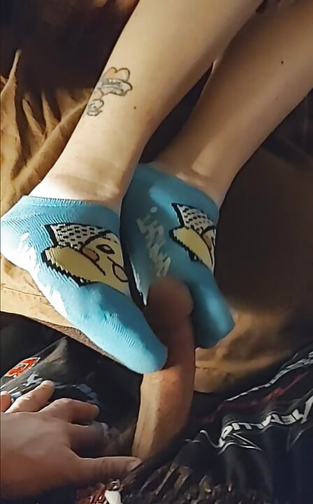 Sexy Pokemon, tornozelo, meia meia, punheta com os pés e hello kitty sock punheta