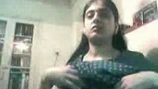 Un couple indien enceinte baise devant une webcam - Kurb