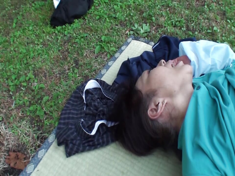 A076G11 A mature woman in her sixties is about to apply for AV. Nymphomaniac SEX in the shade of a tree in the forest!