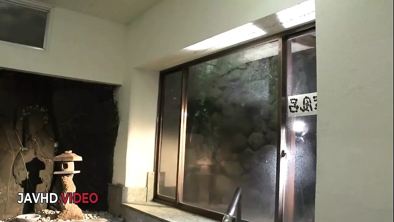美丽的ray得到肥皂激烈的打手枪和剃光阴部内射的喜悦
