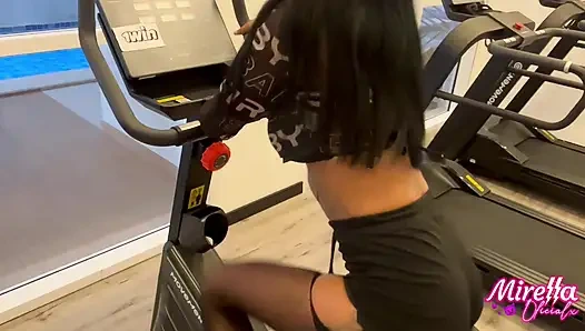 Ich, das dünne, silikonisierte Mädchen von Smart Fit