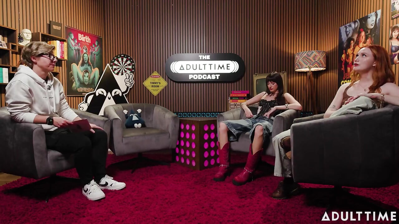 Foto kaki Lana Smalls & Scarlet Skies Feet, Gangguan, & Shrek Dirty Talk | Podcast Khusus Orang Dewasa