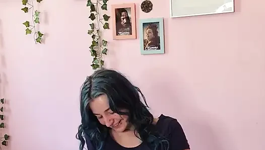 Bunu uzun zamandır yapmadım, bu yüzden bugün seni salyası için basit bir striptiz
